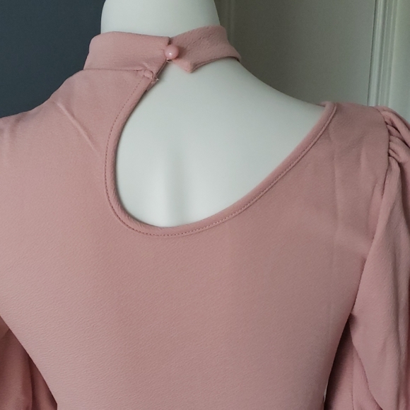 Cutout Detail Puff Sleeve Solid Pink Top - Picture 7 of 8